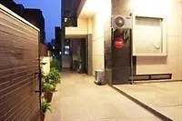 Oyo Rooms Dlf Phase 3 Gurgaon India
